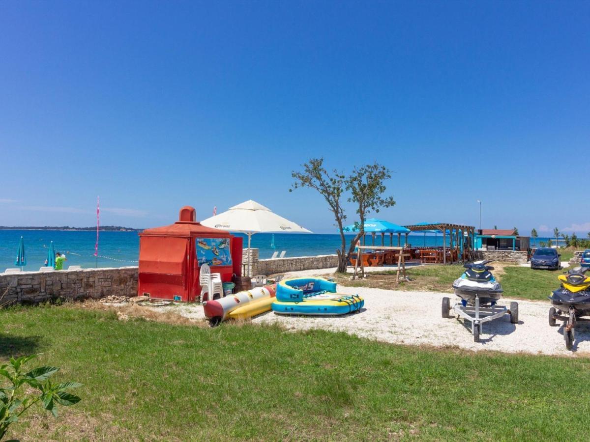 Spacious Holiday Home In Peroj With Private Pool Kültér fotó
